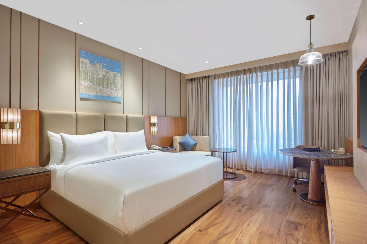 Doubletree By Hilton Varanasi Exteriör bild