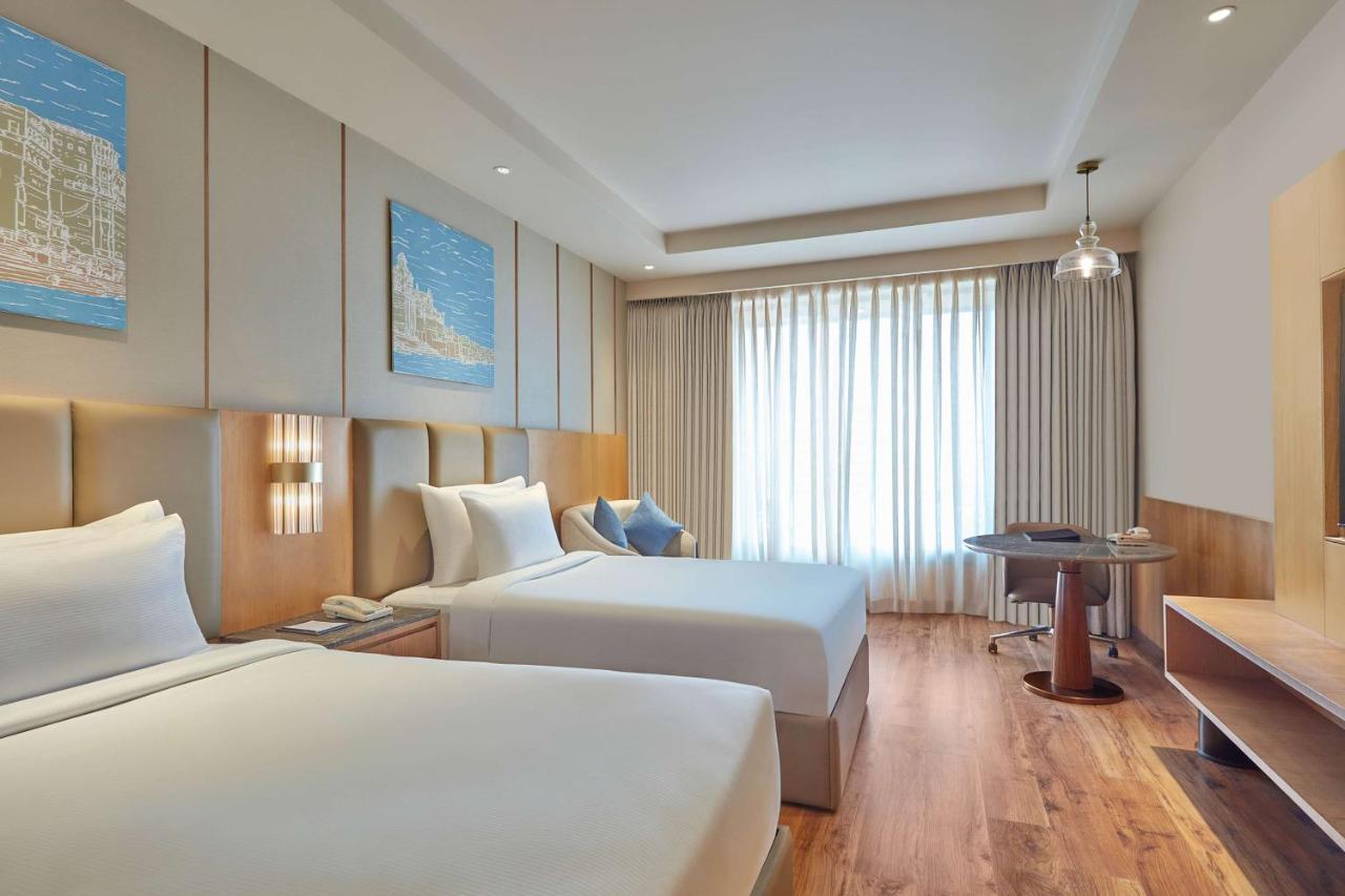 Doubletree By Hilton Varanasi Exteriör bild