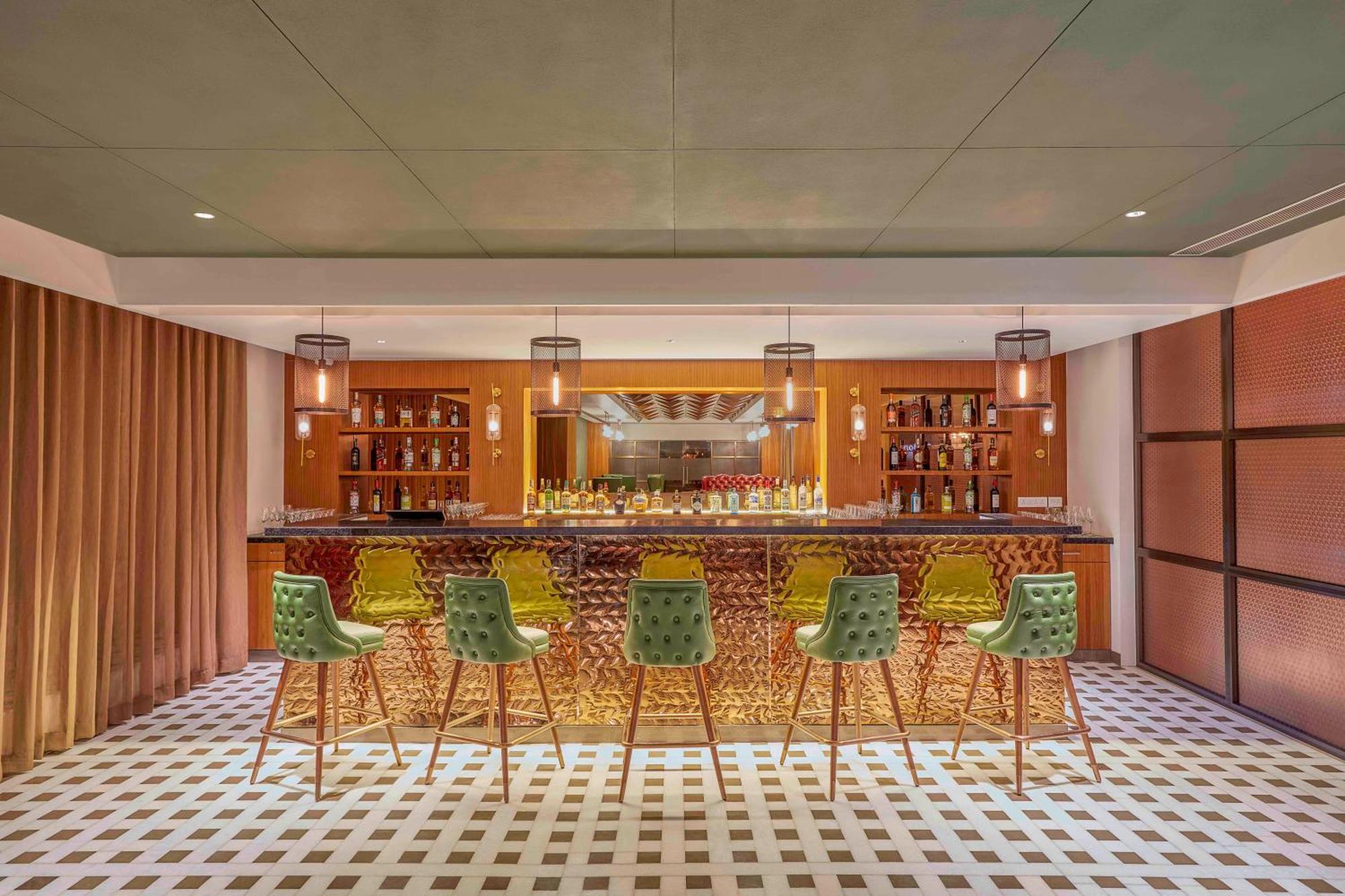 Doubletree By Hilton Varanasi Exteriör bild