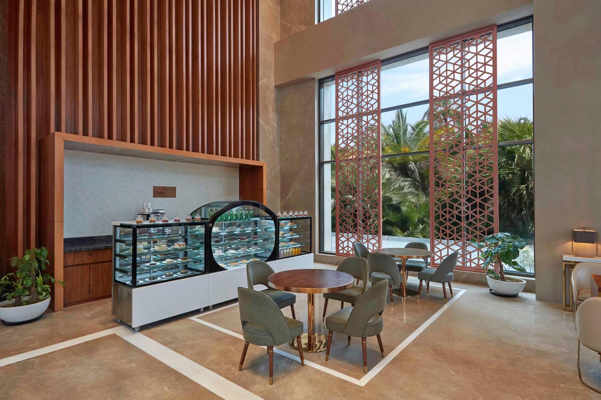 Doubletree By Hilton Varanasi Exteriör bild