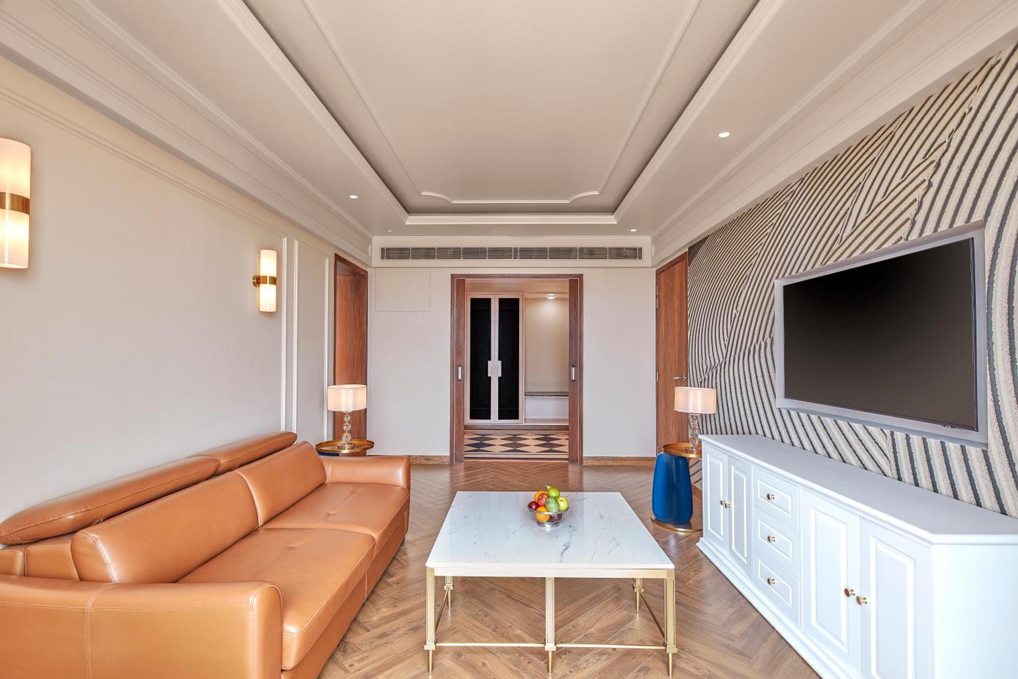Doubletree By Hilton Varanasi Exteriör bild